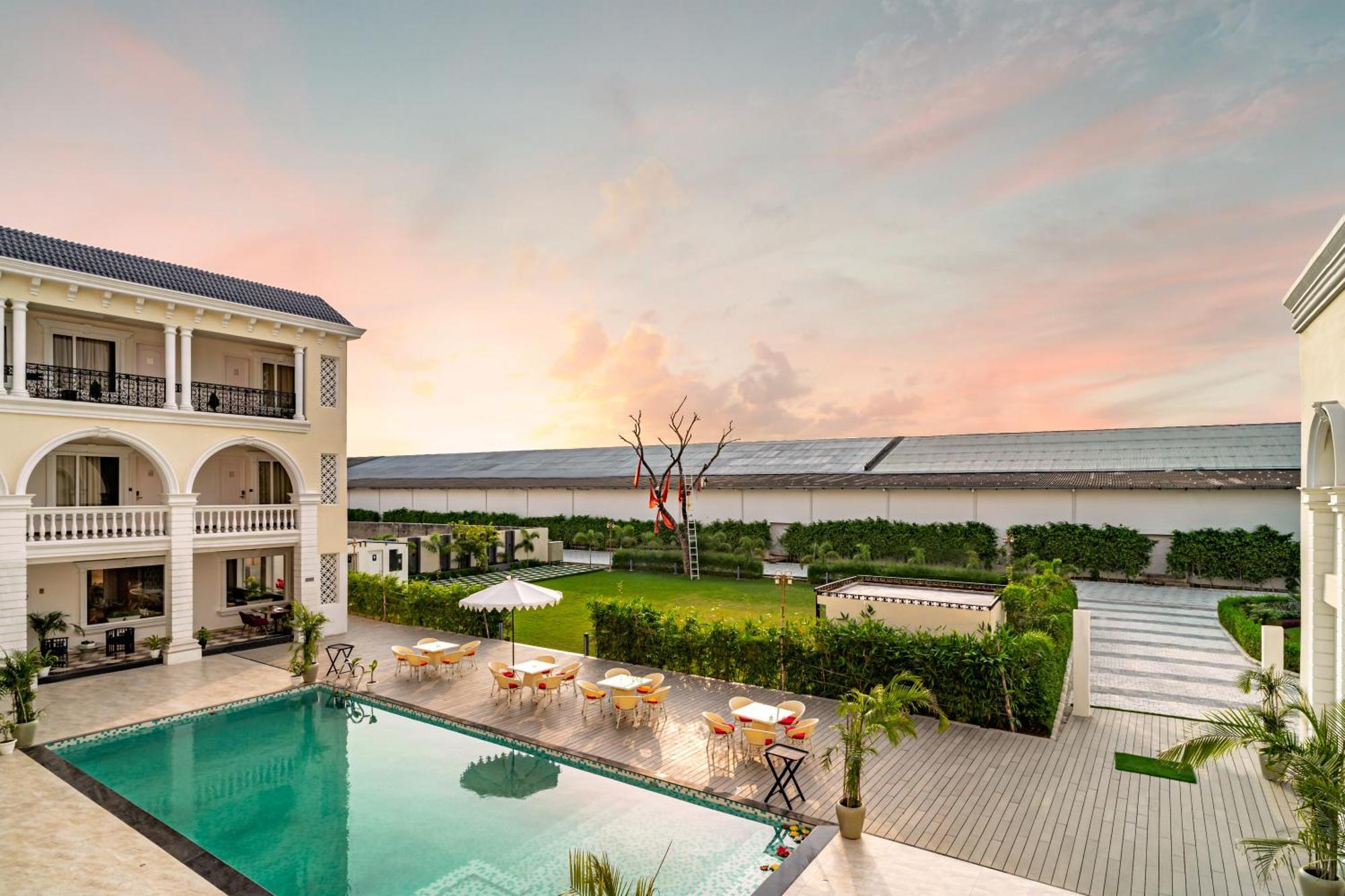 Rudra Imperial Resort Sitapur  외부 사진
